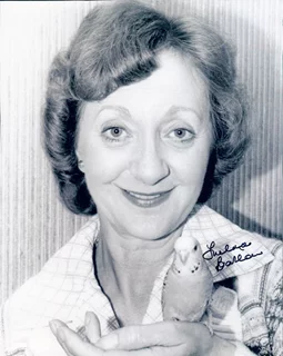 Thelma Barlow autograph