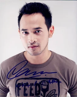 Oka Antara autograph