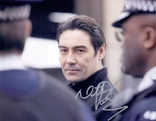 Nathaniel Parker autograph