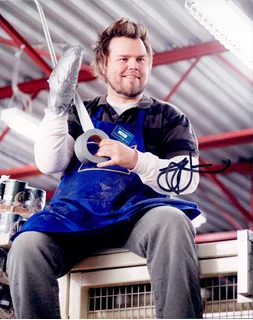 Tyler Labine autograph