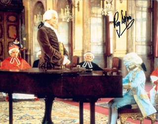 Roy Dotrice autograph