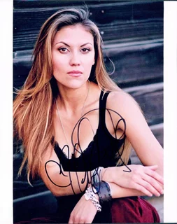 Logan White autograph