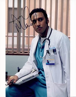 Aasif Mandvi autograph