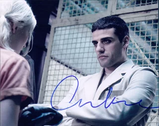 Oscar Isaac autograph