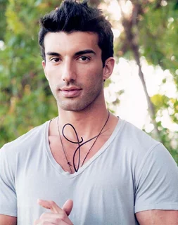 Justin Baldoni autograph
