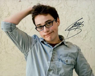 Joey Bragg autograph