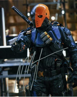 Manu Bennett autograph