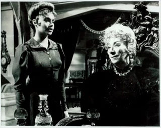 Yvonne Monlaur autograph