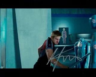 Alexander Ludwig autograph