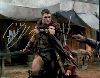 Liam McIntyre autograph