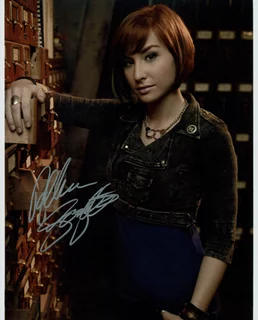 Allison Scagliotti autograph