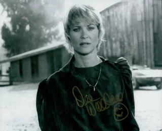 Dee Wallace autograph