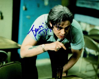 Benicio Del Toro autograph