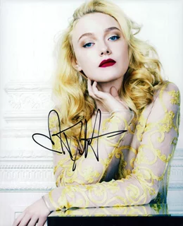 Dakota Fanning autograph