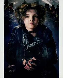 Camren Bicondova autograph