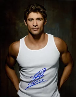 Vincent Irizarry autograph