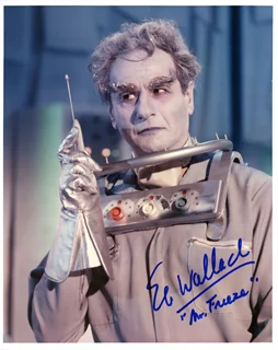 Eli Wallach autograph