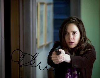 Caroline Dhavernas autograph