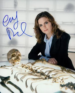 Emily Deschanel autograph