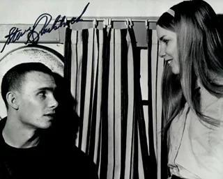 Steve Railsback autograph