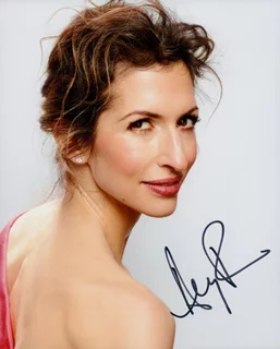 Alysia Reiner autograph
