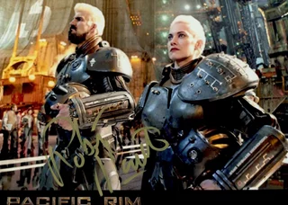 Robert Maillet autograph