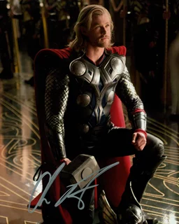 Chris Hemsworth autograph