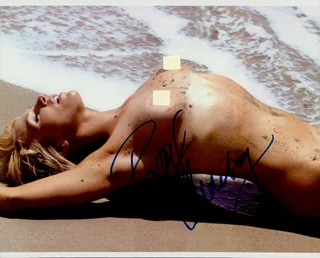 Poppy Montgomery autograph
