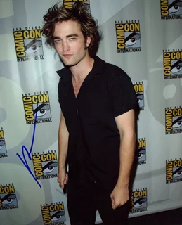 Robert Pattinson autograph