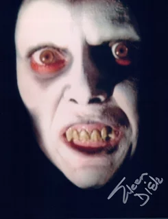 Eileen Dietz autograph