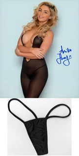 Anika Shay autograph