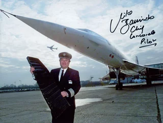 Mike Bannister autograph