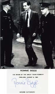 Ronnie Biggs autograph
