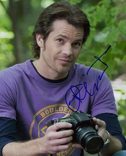 Timothy Olyphant autograph