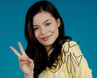 Miranda Cosgrove autograph