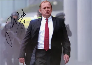 Peter Firth autograph