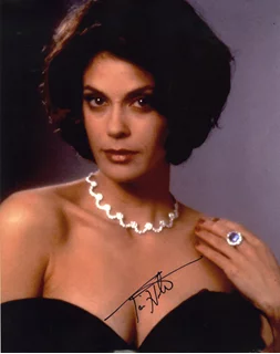 Teri Hatcher autograph