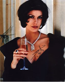 Teri Hatcher autograph