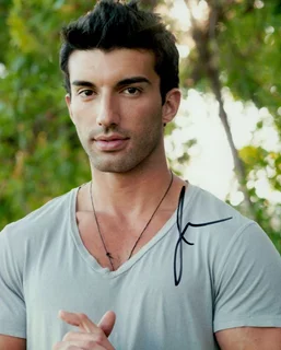 Justin Baldoni autograph
