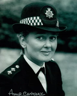 Anna Carteret autograph