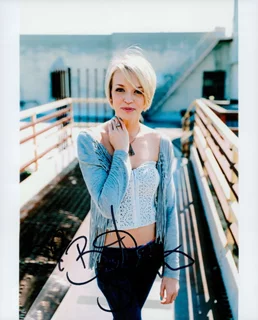 Brit Sheridan autograph