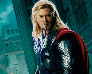 Chris Hemsworth autograph