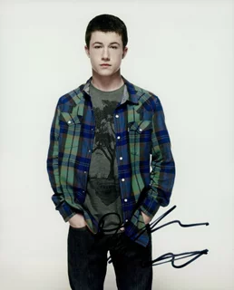 Dylan Minnette autograph