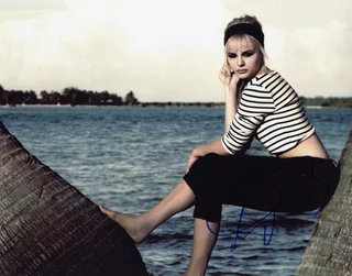 Chloe Moretz autograph