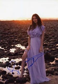 Victoria Justice autograph