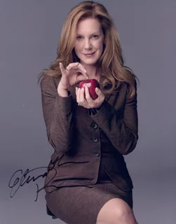 Elizabeth Perkins autograph