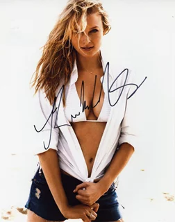 Rachel Nichols autograph