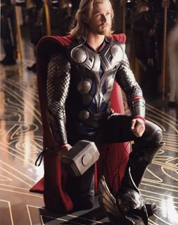 Chris Hemsworth autograph