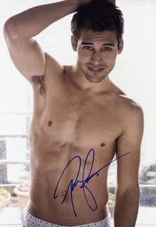 Ryan Guzman autograph