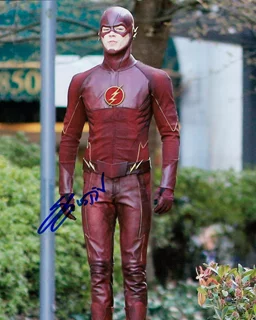 Grant Gustin autograph